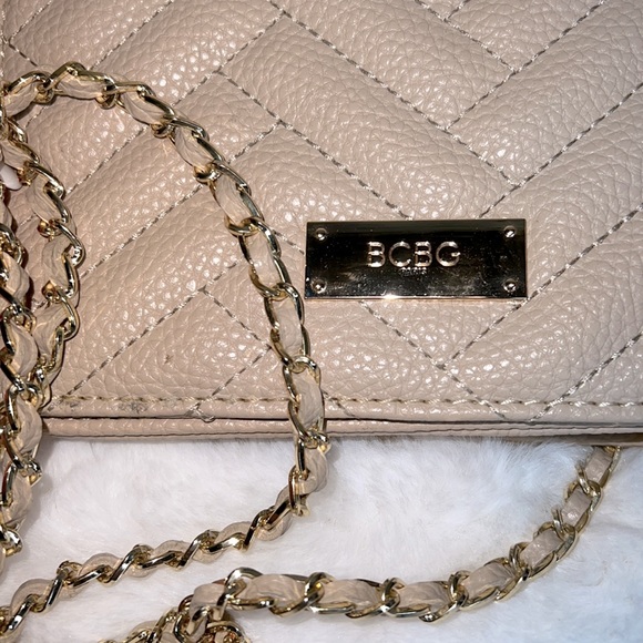 BCBG Paris Crossbody Bag 💕 Beautiful - Picture 13 of 14